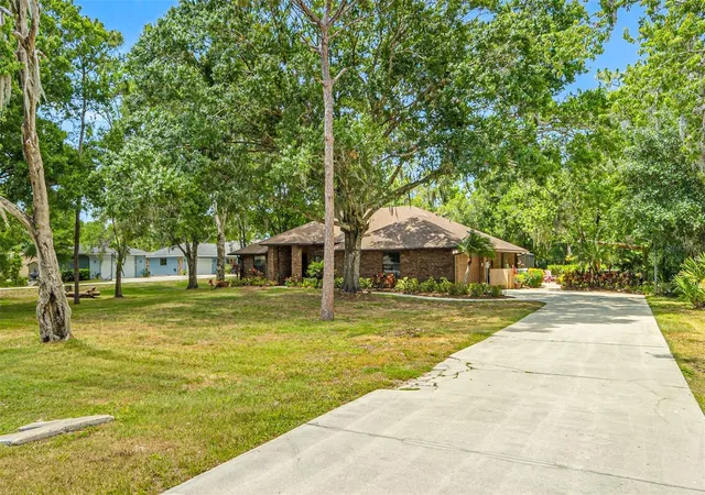 Photo 3 of Single family home for sale at 9206 65th Avenue E, Bradenton, FL 34202 | MLS# A4664157 | Listing updated on 2026-10-01