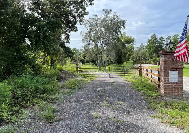 1st image of 2500 Leonard Dr, Deltona, FL 32725 | MLS# V4944763
