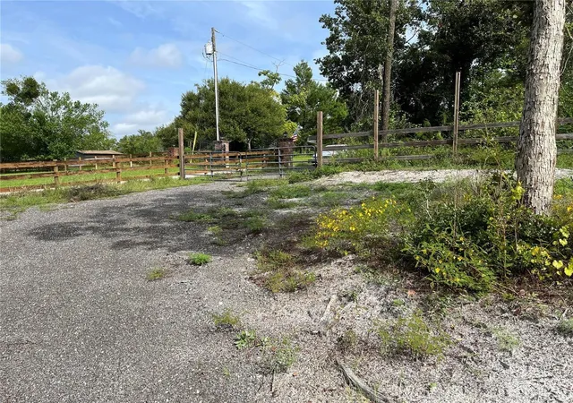 2nd image of 2500 Leonard Dr, Deltona, FL 32725 | MLS# V4944763