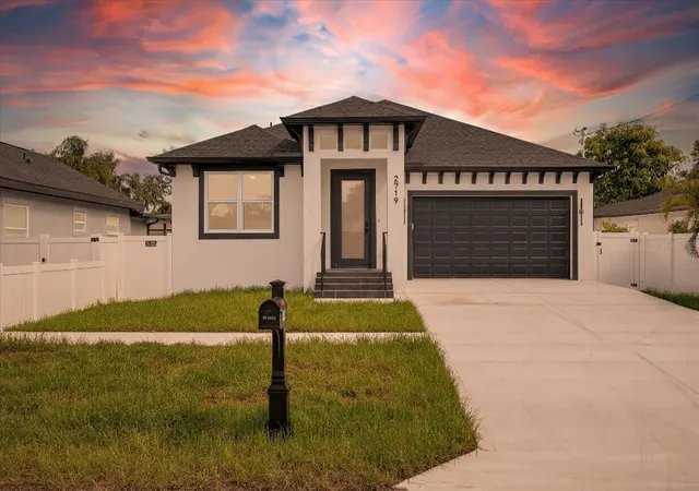 Homes for sale in Tampa, FL | 2719 W Saint John St, Tampa, FL 33607 | MLS# TB8424963