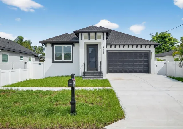 Homes for sale in Tampa, FL | 2719 W Saint John St, Tampa, FL 33607 | MLS# TB8424963