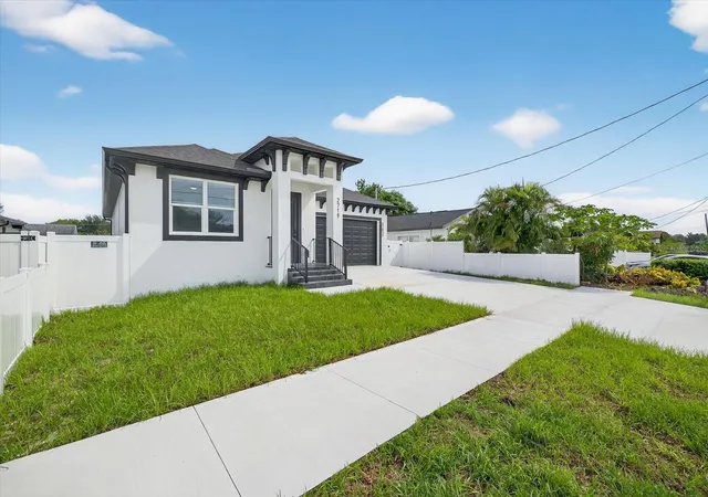 Homes for sale in Tampa, FL | 2719 W Saint John St, Tampa, FL 33607 | MLS# TB8424963