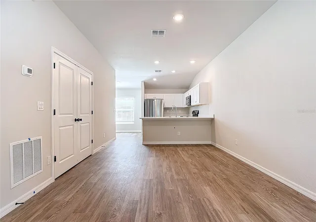 5th image of 1201 Se 24Th Ave, Cape Coral, FL 33990 | MLS# OM709064