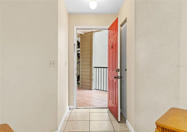 Listing Photo 3 - Condo for sale in building located at 3032Nd Pkwy Blvd, KISSIMMEE, FL 34747 - Unit #208