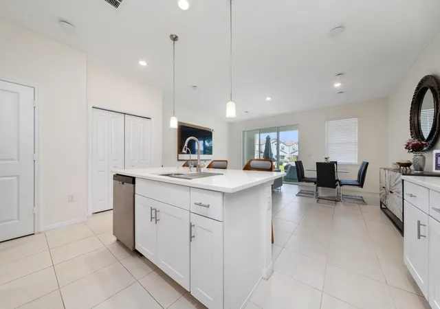 Photo 4 of Townhouse for sale at 4450 Small Creek Rd, Kissimmee, FL 34744 | MLS# S5134233 | Listing updated on 2026-09-24