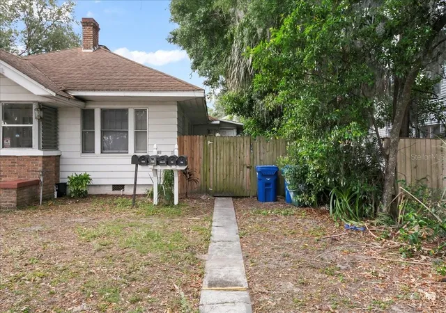 Photo 3 of Multi family home for sale at 724 W Central Ave, Winter Haven, FL 33880 | MLS# O6342320 | Listing updated on 2026-09-01