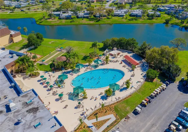 2nd image of 2109 Harleston Pl, SUN CITY CENTER, FL 33573
