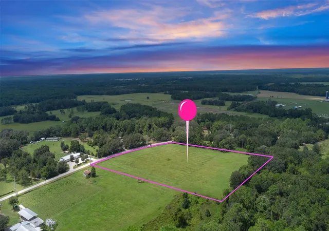 1st image of 460 Old Hwy 17, Crescent City, FL 32112 | MLS# V4944805