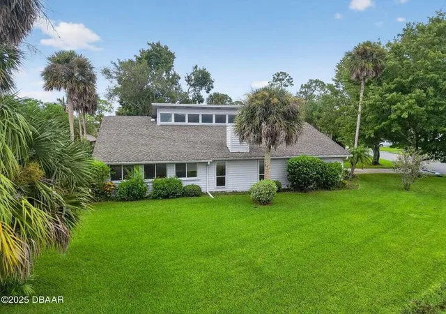 Photo 3 of Single family home for sale at 236 Gull Dr S, Daytona Beach, FL 32119 | MLS# FC312574 | Listing updated on 2026-10-07