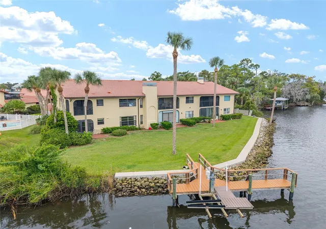 2nd image of 362 Nw 14Th Pl, CRYSTAL RIVER, FL 34428