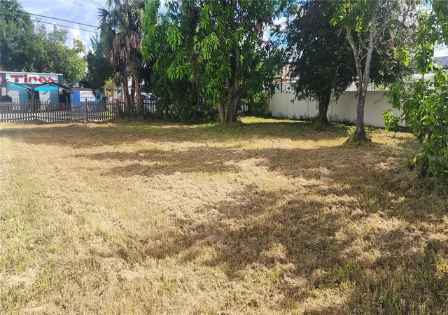 Homes for sale in Tampa, FL | 2606 W Columbus Dr, Tampa, FL 33607 | MLS# TB8425844