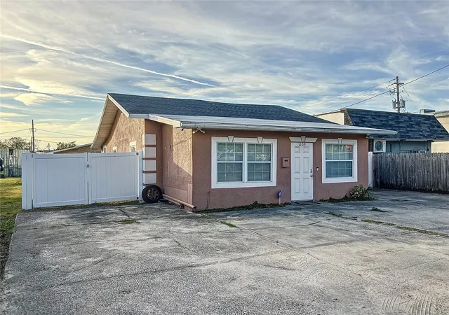 2nd image of 1109 5th St Sw, Winter Haven, FL 33880 | MLS# S5134355