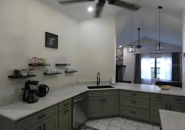 Photo 3 of Single family home for sale at 6534 Foxmoor Dr, Zephyrhills, FL 33542 | MLS# W7878857 | Listing updated on 2026-09-20