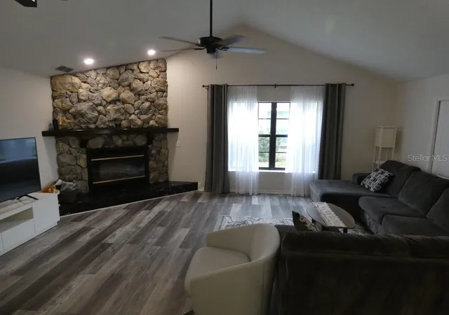 Photo 4 of Single family home for sale at 6534 Foxmoor Dr, Zephyrhills, FL 33542 | MLS# W7878857 | Listing updated on 2026-09-20