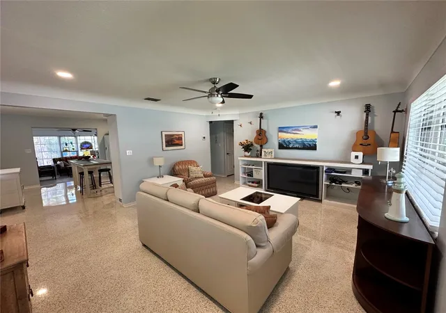Photo 3 of Single family home for sale at 2831 Clinton St S, Gulfport, FL 33707 | MLS# TB8426104 | Listing updated on 2026-09-28