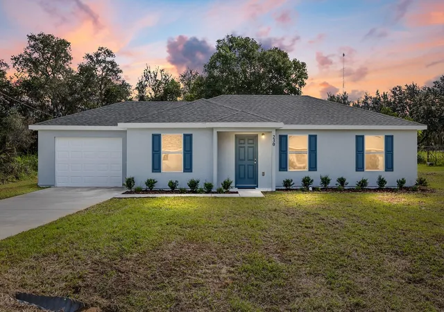 Photo 2 of Sale Pending at 230 Oak Cir, Ocala, FL 34472 | MLS# OM709309 | Listing updated on 2026-10-08