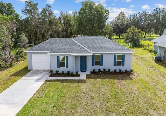 Photo 3 of Sale Pending at 230 Oak Cir, Ocala, FL 34472 | MLS# OM709309 | Listing updated on 2026-10-08