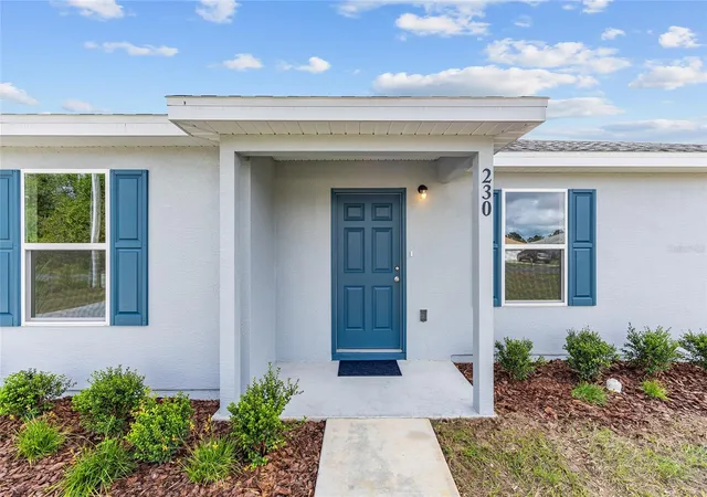 Photo 4 of Sale Pending at 230 Oak Cir, Ocala, FL 34472 | MLS# OM709309 | Listing updated on 2026-10-08