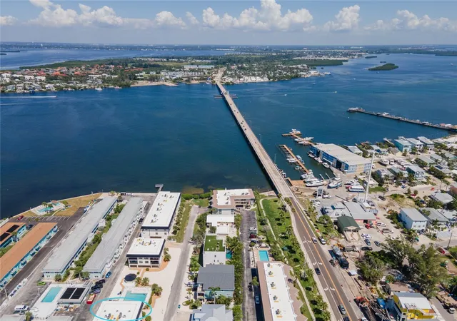 2nd image of 601 Gulf Dr N, BRADENTON BEACH, FL 34217