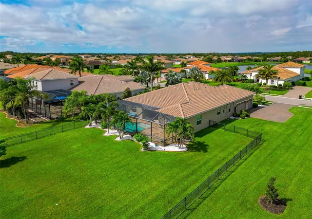 3rd image of 309 167Th Blvd E, Bradenton, FL 34212 | MLS# A4664670