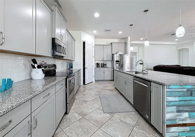 5th image of 309 167Th Blvd E, Bradenton, FL 34212 | MLS# A4664670