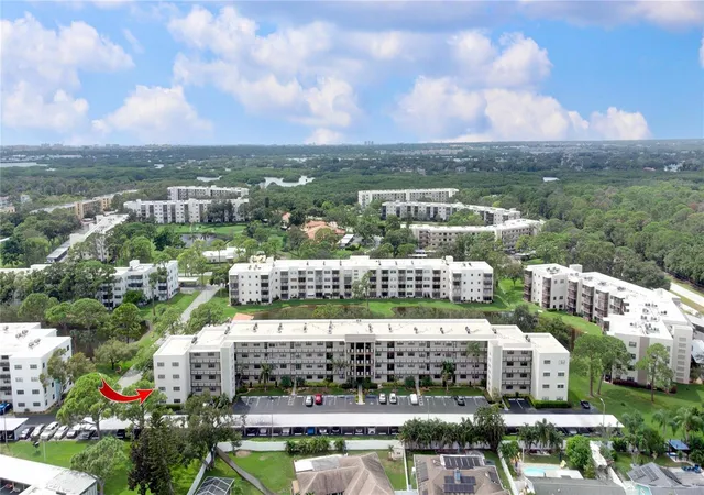 Homes for sale in St. Petersburg, FL | 6080 80Th St N, St. Petersburg, FL 33709
