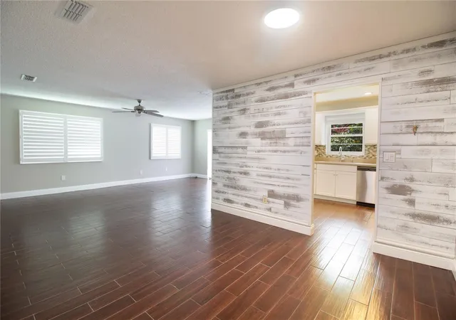 Homes for sale in St. Petersburg, FL | 6080 80Th St N, St. Petersburg, FL 33709
