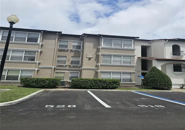 2nd image of 5132 Conroy Rd, Orlando, FL 32811