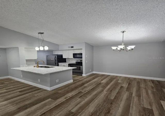 4th image of 5132 Conroy Rd, Orlando, FL 32811