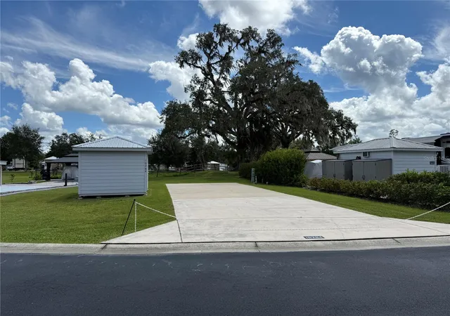 1st image of 10264 Ne 28th Loop, Silver Springs, FL 34488 | MLS# O6343296