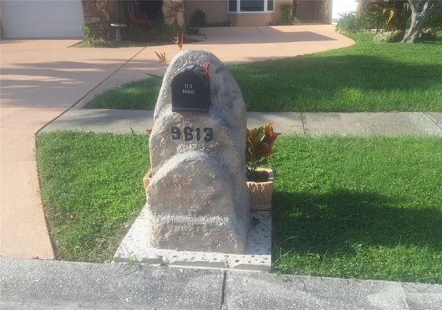 Photo 3 of Single family home for sale at 9613 Leeward Ave, Largo, FL 33773 | MLS# TB8426554 | Listing updated on 2026-10-09