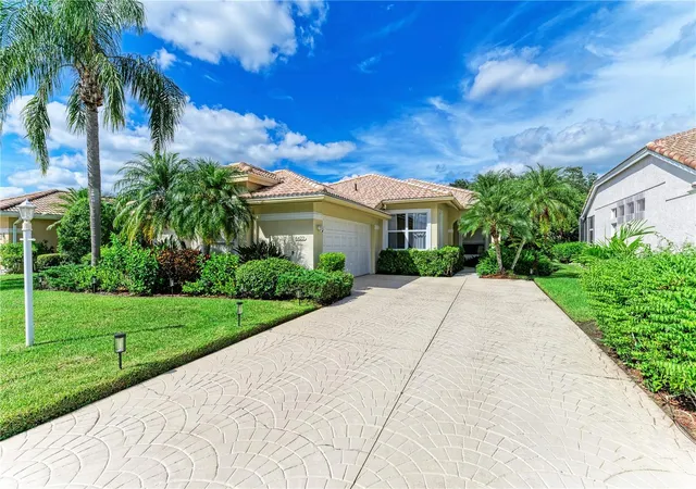 1st image of 6622 Oakbrooke Cir, Bradenton, FL 34202 | MLS# A4664766