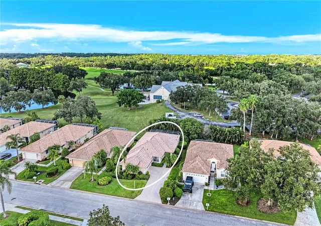 3rd image of 6622 Oakbrooke Cir, Bradenton, FL 34202 | MLS# A4664766