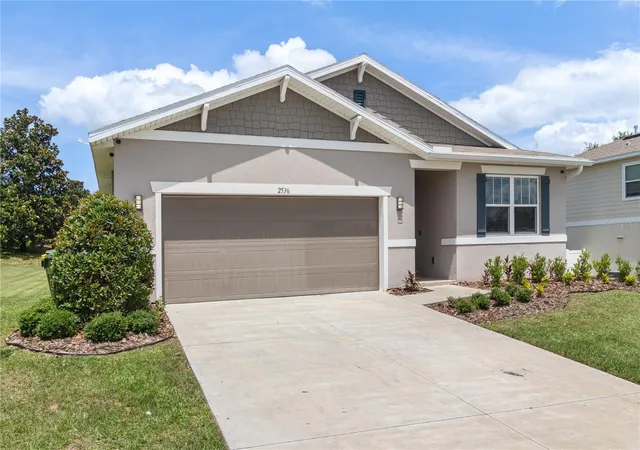 Photo 2 of Single family home for sale at 2536 Autumn Strm Dr, Leesburg, FL 34748 | MLS# W7878910 | Listing updated on 2026-10-06