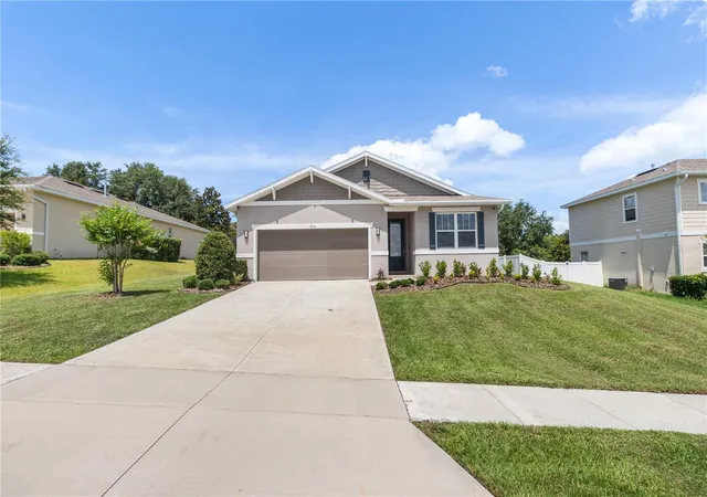 Photo 3 of Single family home for sale at 2536 Autumn Strm Dr, Leesburg, FL 34748 | MLS# W7878910 | Listing updated on 2026-10-06