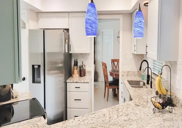 Photo 3 of Single family home for sale at 755 Kent Rd, Venice, FL 34293 | MLS# O6343728 | Listing updated on 2026-09-24