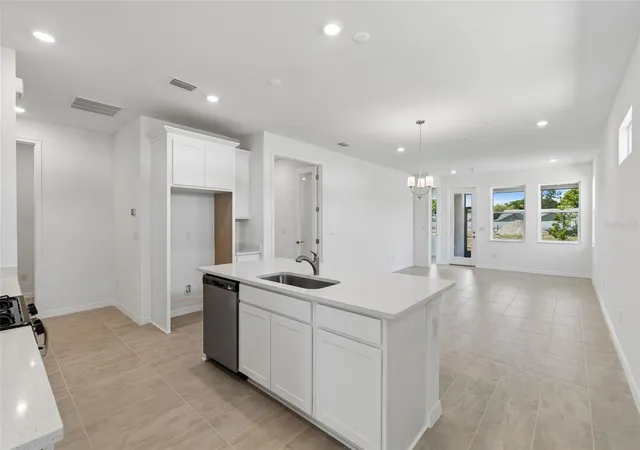 3rd image of 3744 Nandina Cir, Sun City Center, FL 33573 | MLS# TB8427095