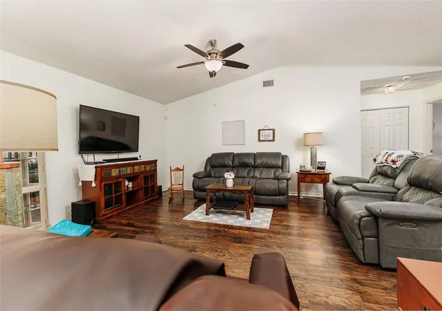 Photo 3 of Single family home for sale at 1836 Prairie Dunes Cir N, Lakeland, FL 33810 | MLS# L4955822 | Listing updated on 2026-10-26