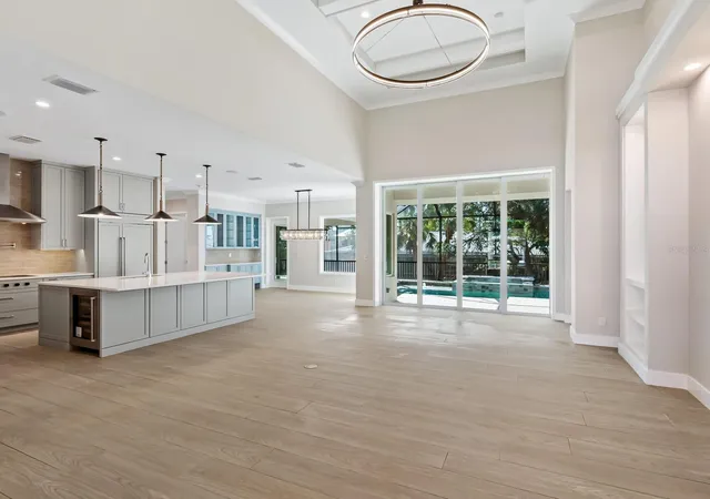 3rd image of 482 E Royal Flamingo Dr, Sarasota, FL 34236 | MLS# A4664936