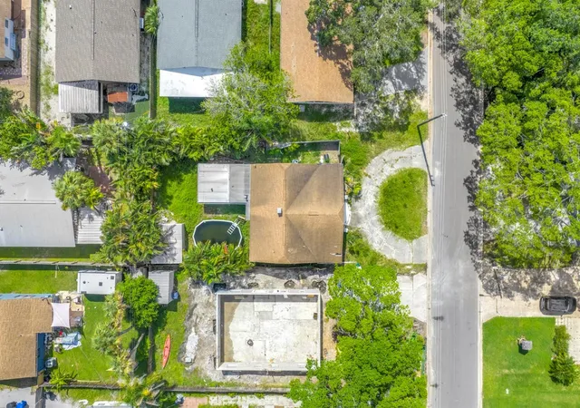 Photo 3 of Sale Pending at 1820 Montana Ave NE, Saint Petersburg, FL 33703 | MLS# TB8427202 | Listing updated on 2026-10-19