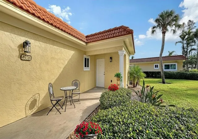 Homes for sale in Longboat Key, FL | 4976 Gulf Of Mexico Dr #Villa 18, Longboat Key, FL 34228 | MLS# A4665034