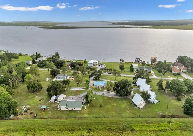 Photo 4 of Multi family home for sale at 701 Keen Rd, Frostproof, FL 33843 | MLS# L4955855 | Listing updated on 2026-09-16