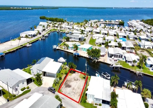 Homes for sale in Palmetto, FL | 280 Nassau Dr, Palmetto, FL 34221 | MLS# A4665133