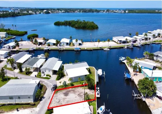Homes for sale in Palmetto, FL | 280 Nassau Dr, Palmetto, FL 34221 | MLS# A4665133