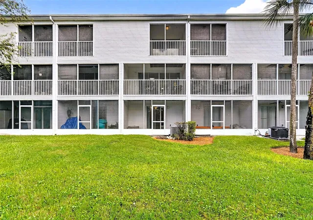 Photo 3 of Townhouse for sale at 14879 Seminole Trl, Seminole, FL 33776 | MLS# TB8427842 | Listing updated on 2026-10-03