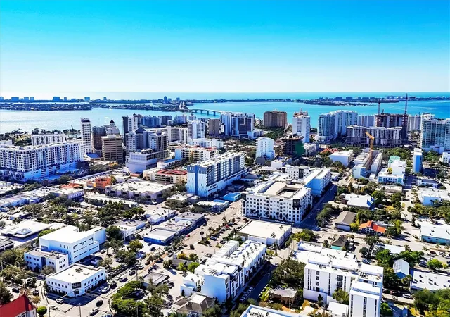 5th image of 1558 4Th St #216, Sarasota, FL 34236 | MLS# A4665163