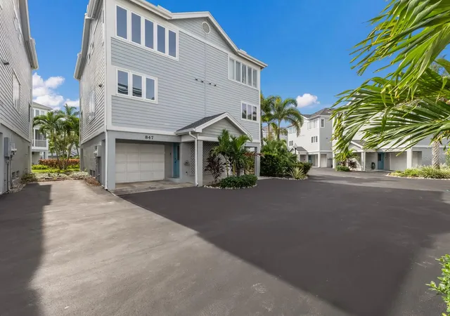 1st image of 847 Evergreen Way, Longboat Key, FL 34228 | MLS# A4665172