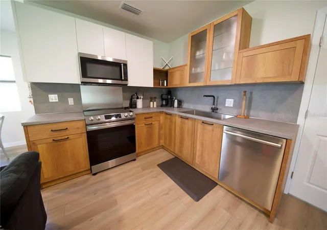 Homes for sale in Sarasota, FL | 2117 Palm Ter, Sarasota, FL 34231 | MLS# O6344458
