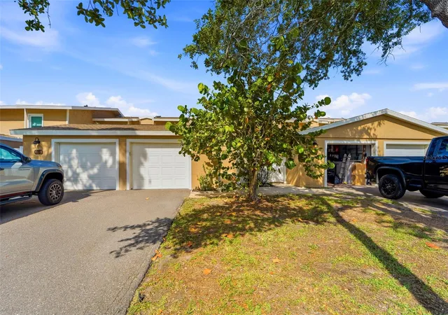 Homes for sale in Indian Rocks Beach, FL | 833 E Gulf Boulevard, Indian Rocks Beach, FL 33785 | Houzeo