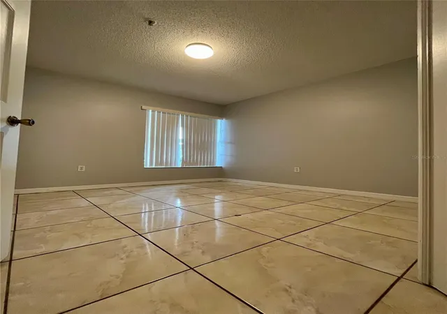 Photo 3 of Townhouse for sale at 1647 Windsor Oak Ct, Kissimmee, FL 34744 | MLS# S5134784 | Listing updated on 2026-08-20